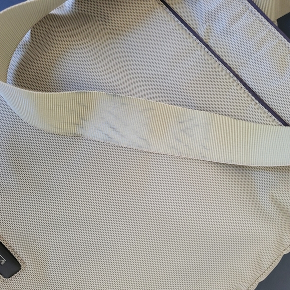 Temi T Tech crossbody - Picture 5 of 16